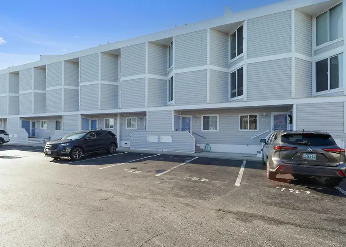 Holiday home 765 Deer Point 3br Townhome Amazing Views From Deck With 2 Parking Spaces Ocean City